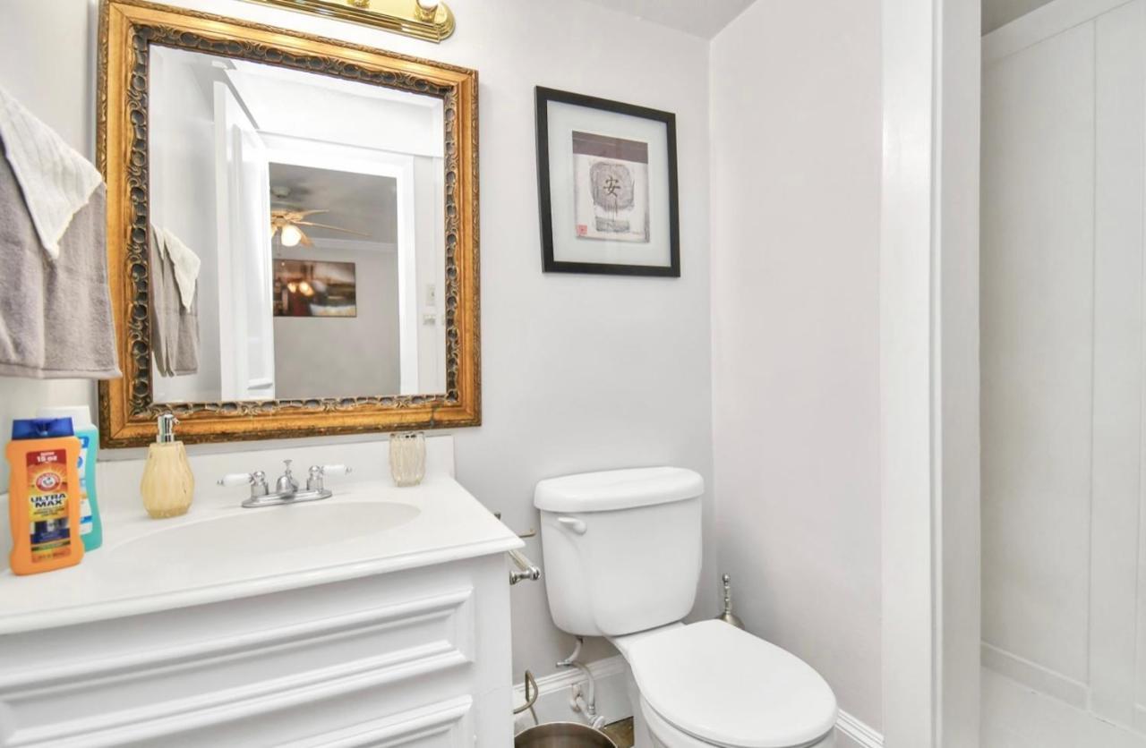 Stunning Private Room In Town Home Х'юстон Екстер'єр фото